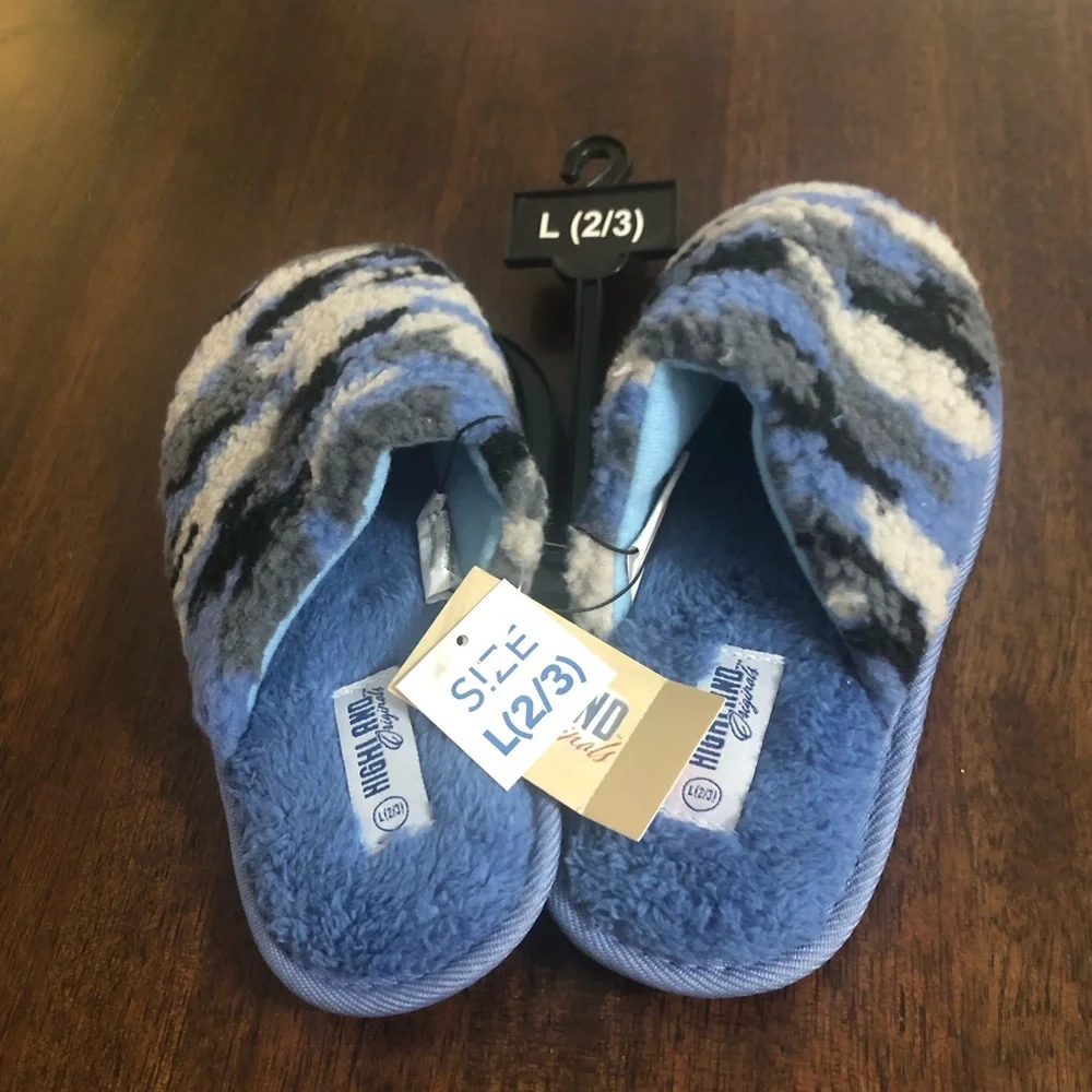 Boy’s Camo blue scuff slip in faux fur cushion comfort footed slipper.Size L2/3